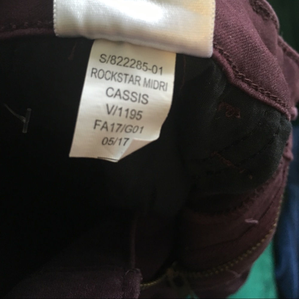 SOLD NWT Old Navy Rockstar Purple Mid-Rise Jeans 2 - Picture 8 of 8